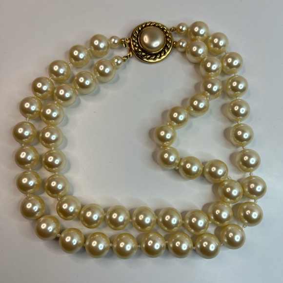 Vintage Carolee Faux Pearl Gold Tone Choker Necklace - Picture 9 of 16